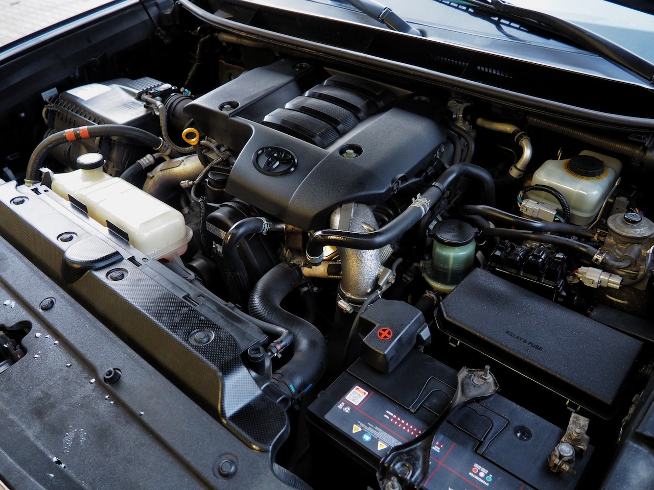 Toyota Land Cruiser 150 - LANDCRUISER SERIES 3.0 D-4D SX BOMVOL LUXE! XENON GRIJS KENT.