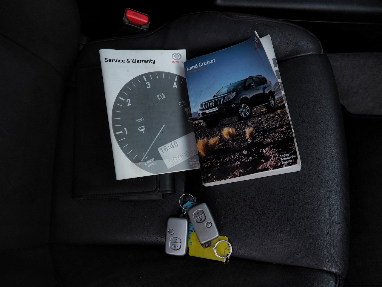 Toyota Land Cruiser 150 - LANDCRUISER SERIES 3.0 D-4D SX BOMVOL LUXE! XENON GRIJS KENT.