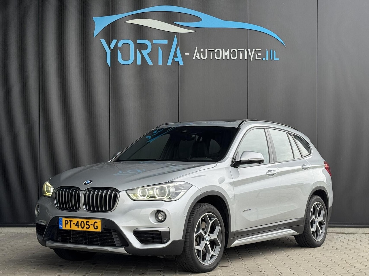 BMW X1 - xDrive20i High Executive 1e EIGENAAR*VOL OPTIES*DEALERONDERHOUDEN - AutoWereld.nl