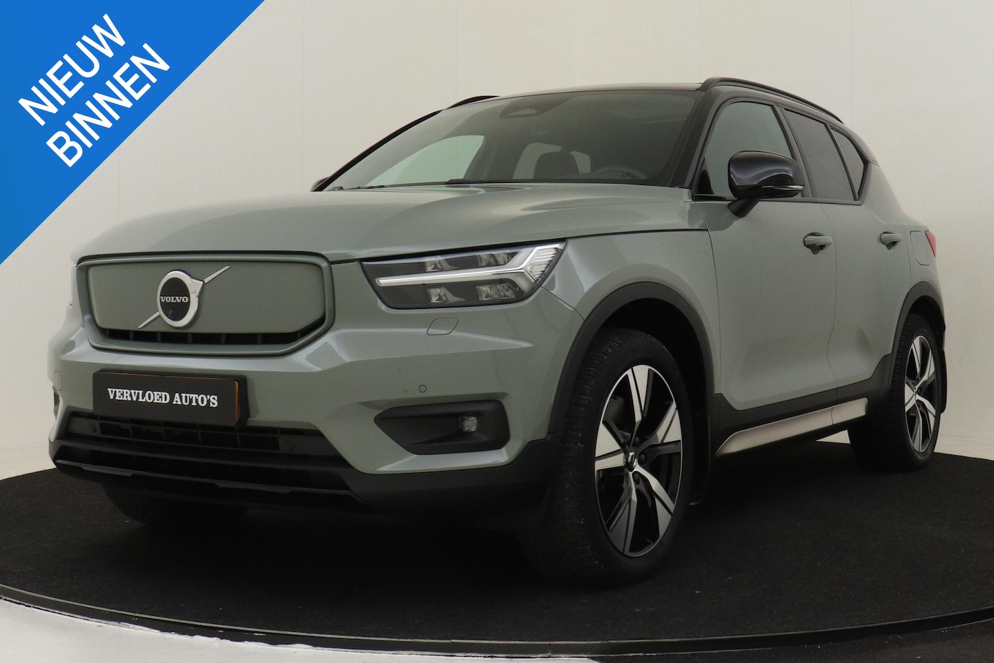 Volvo XC40 - RECHARGE P8 AWD R-DESIGN *FULL OPTIONS!* -PANO.DAK|HARMAN/KARDON|360°CAM|POWER-SEATS|TREKH - AutoWereld.nl