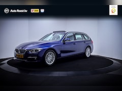 BMW 3-serie Touring - 318iA LUXURY Edition PANO | FULL LED | LEDER | ELEK TREKHAAK | NAVI | STOELVERW | PDC V+A