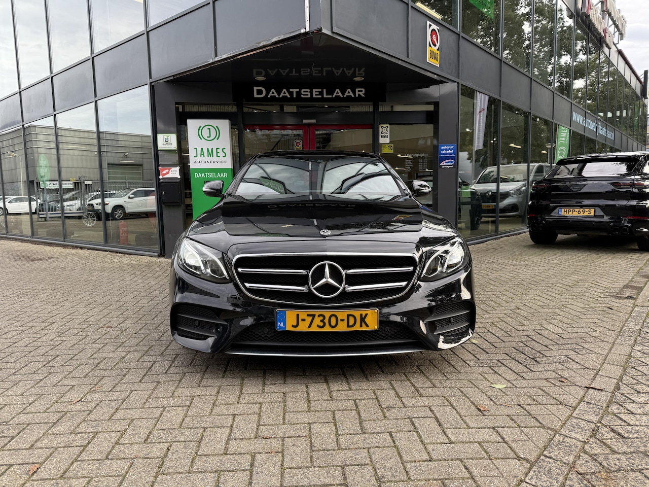 Mercedes-Benz E-klasse - 200 Business Solution Sport AMG-styling Widescreen Panoramadak Leer - AutoWereld.nl