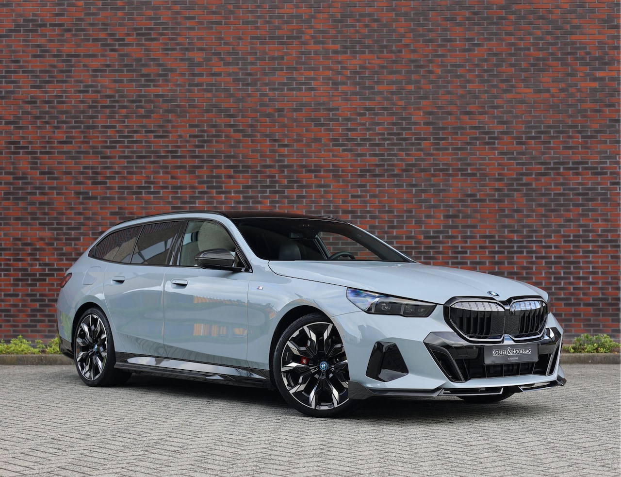 BMW 5-serie Touring - 530e | M Performance - Trekhaak - H/K - AutoWereld.nl