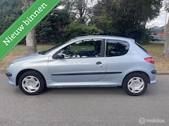 Peugeot 206 - 1.4 XT. AUTOMAAT - KM NAP