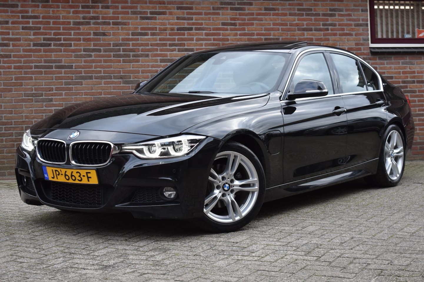 BMW 3-serie - 330e '16 LED Leder Clima Navi Cruise Inruil mogelijk - AutoWereld.nl