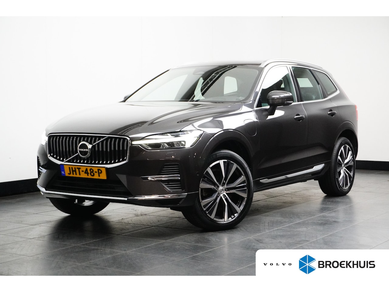 Volvo XC60 - 2.0 T6 Plug-in hybrid AWD Inscription | Long Range | Trekhaak | PDC V+A 360 camera | Panor - AutoWereld.nl