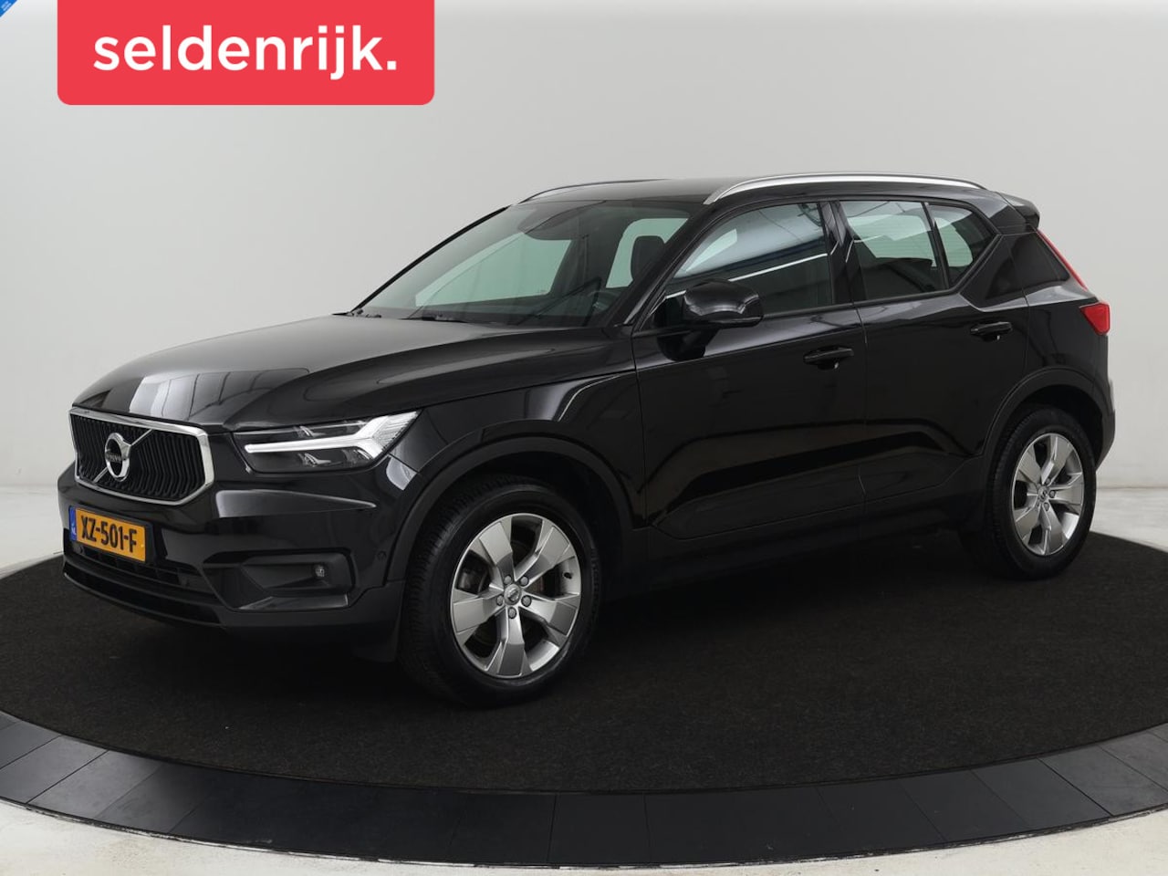 Volvo XC40 - 2.0 T4 Inscription | Trekhaak | Leder | Stoelverwarming | Camera | Harman/Kardon | Carplay - AutoWereld.nl