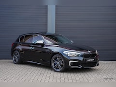 BMW 1-serie - M140i LCI2 xDrive | Schuifdak| Navi Pro | Camera | Harman Kardon | Adaptive LED | Stuurver