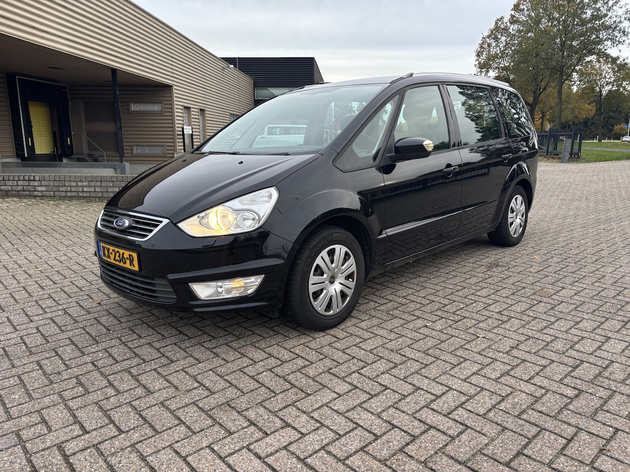 Ford Galaxy - 2.0 TDCi Ghia Limited Automaat 7 Zits [ apple car,ecc,trekhaak ] - AutoWereld.nl