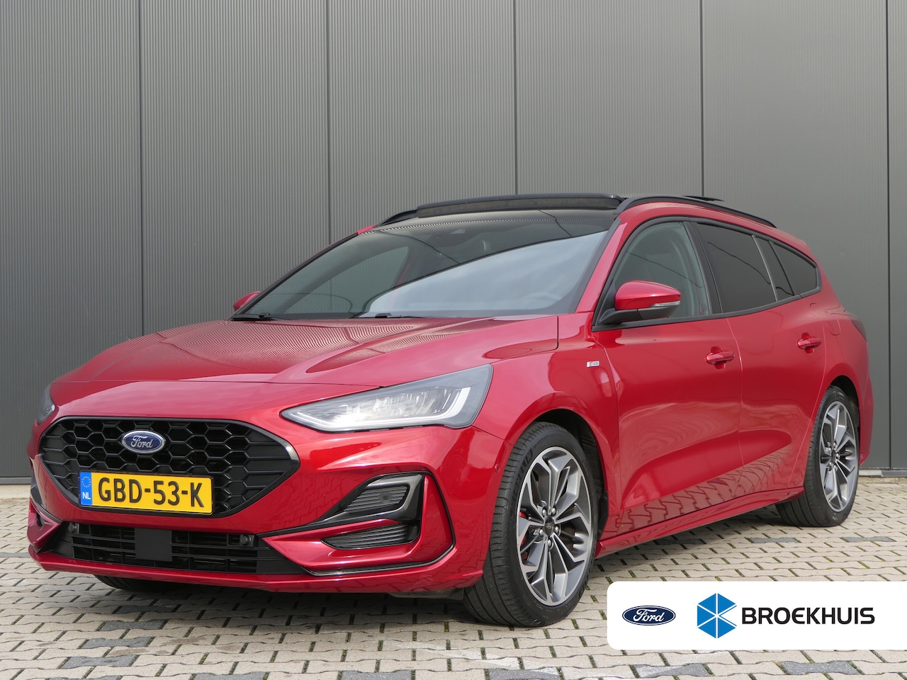 Ford Focus Wagon - 1.0 EcoBoost Hybrid ST Line X | Panoramadak | Winterpack | AGR Stoel | 18 Inch | B&O Audio - AutoWereld.nl