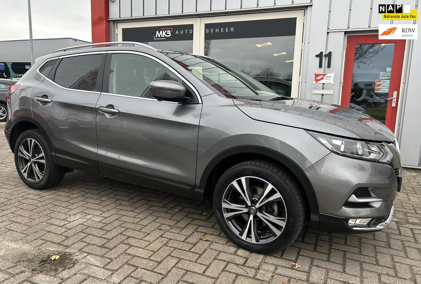 Nissan Qashqai - 1.5 DCi Panoramadak/360C/Navi/1eEig. - AutoWereld.nl