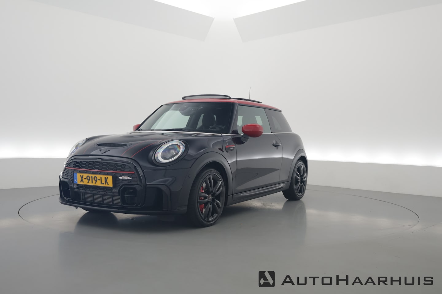 MINI John Cooper Works - Mini 2.0 JCW Pack 230pk | Pano | HUD | Harman Kardon | Adapt. Cruise | Stoel- Stuurverw. | - AutoWereld.nl