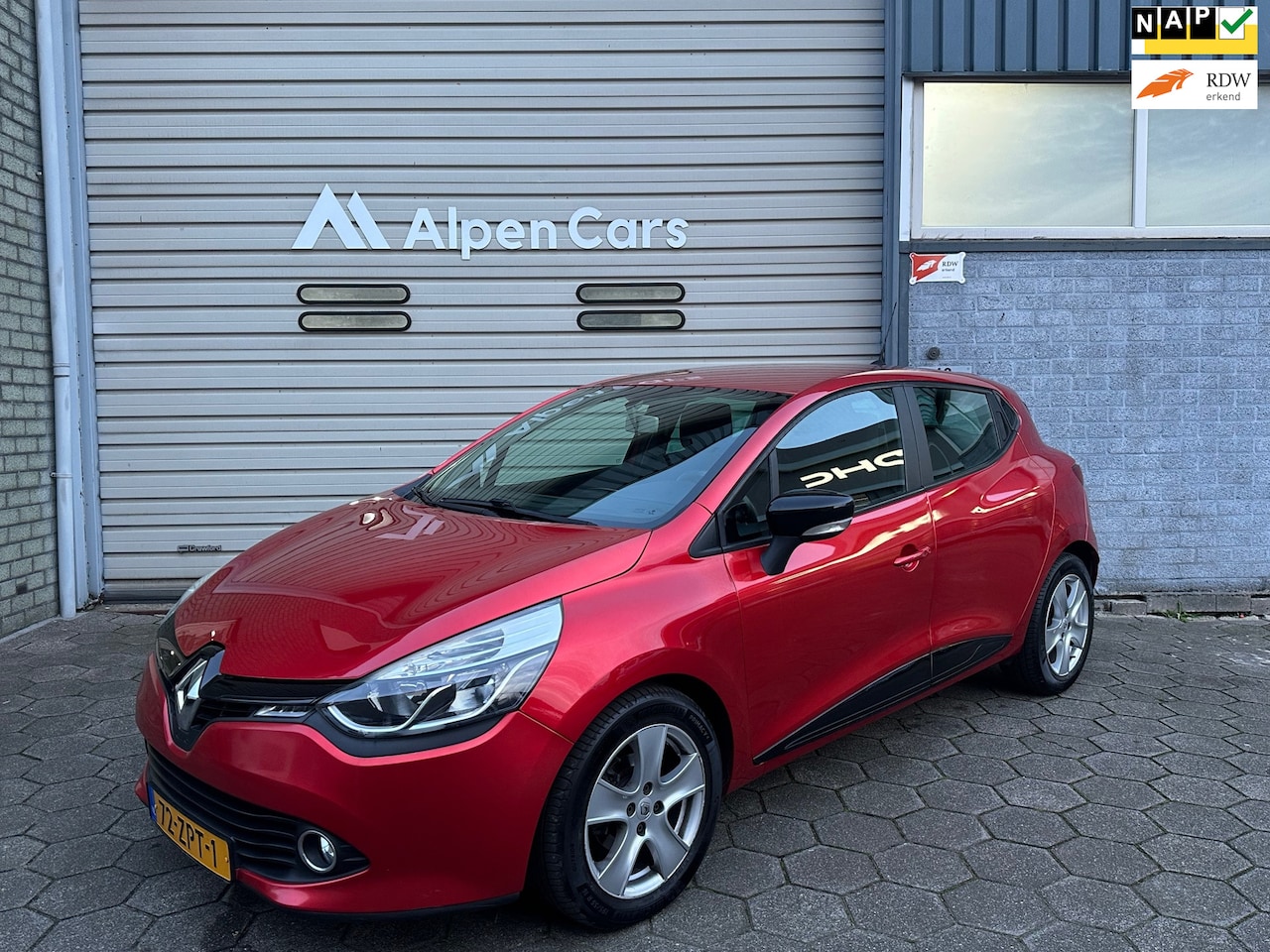 Renault Clio - 0.9 TCe ECO Collection Eerste eigenaar / Cruise controle / AC / NAVI / PDC - AutoWereld.nl