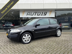 Renault Mégane - 1.6-16V Dynamique Luxe