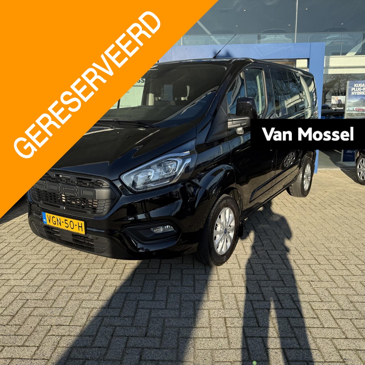 Ford Transit Custom - 280 2.0 TDCI L1H1 Limited DC | Winter Pack | Trekhaak | LMV | Achteruitrijcamera - AutoWereld.nl