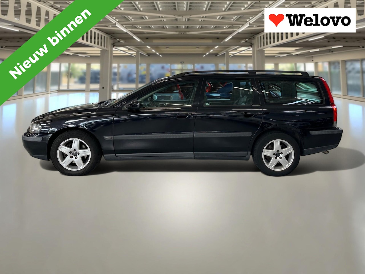 Volvo V70 - 2.4 Comfort Line 2e bankje, bluetooth, rijklaar/Garantie.. - AutoWereld.nl