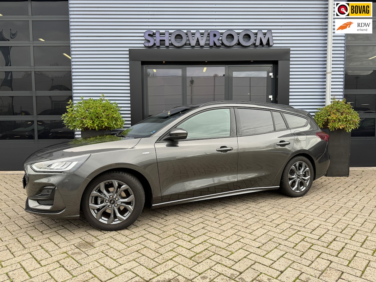 Ford Focus Wagon - 1.0 EcoBoost Hybrid ST Line X|Camera|Applecarplay|ACC|Dodehoek|Stoel en Stuurverwarming - AutoWereld.nl