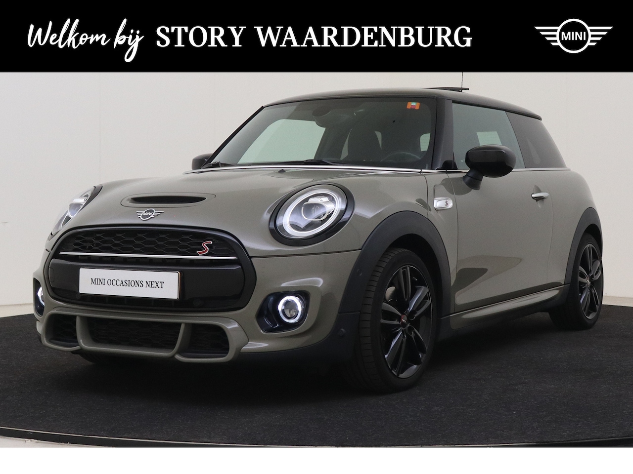 MINI John Cooper Works - Hatchback S JCW Automaat / Panoramadak / LED / JCW Sportstoelen / Park Assistant / Stoelve - AutoWereld.nl