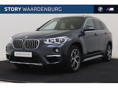 BMW X1 - xDrive20i High Executive xLine Automaat / Panoramadak / Trekhaak / Sportstoelen / Achterui