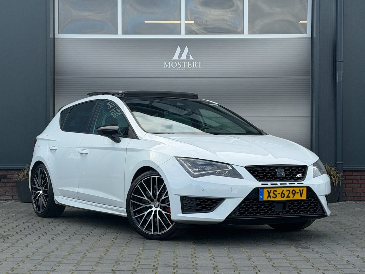 SEAT Leon - 2.0 TSI/280pk Cupra 280|2015|Automaat|Pano|Stoelverw.|Camera|PDC|NAVI|Boekjes|19"LMV - AutoWereld.nl