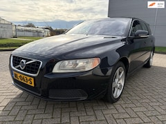 Volvo V70 - 2.0 T5 Kinetic 241PK weinig KM. Black Edition
