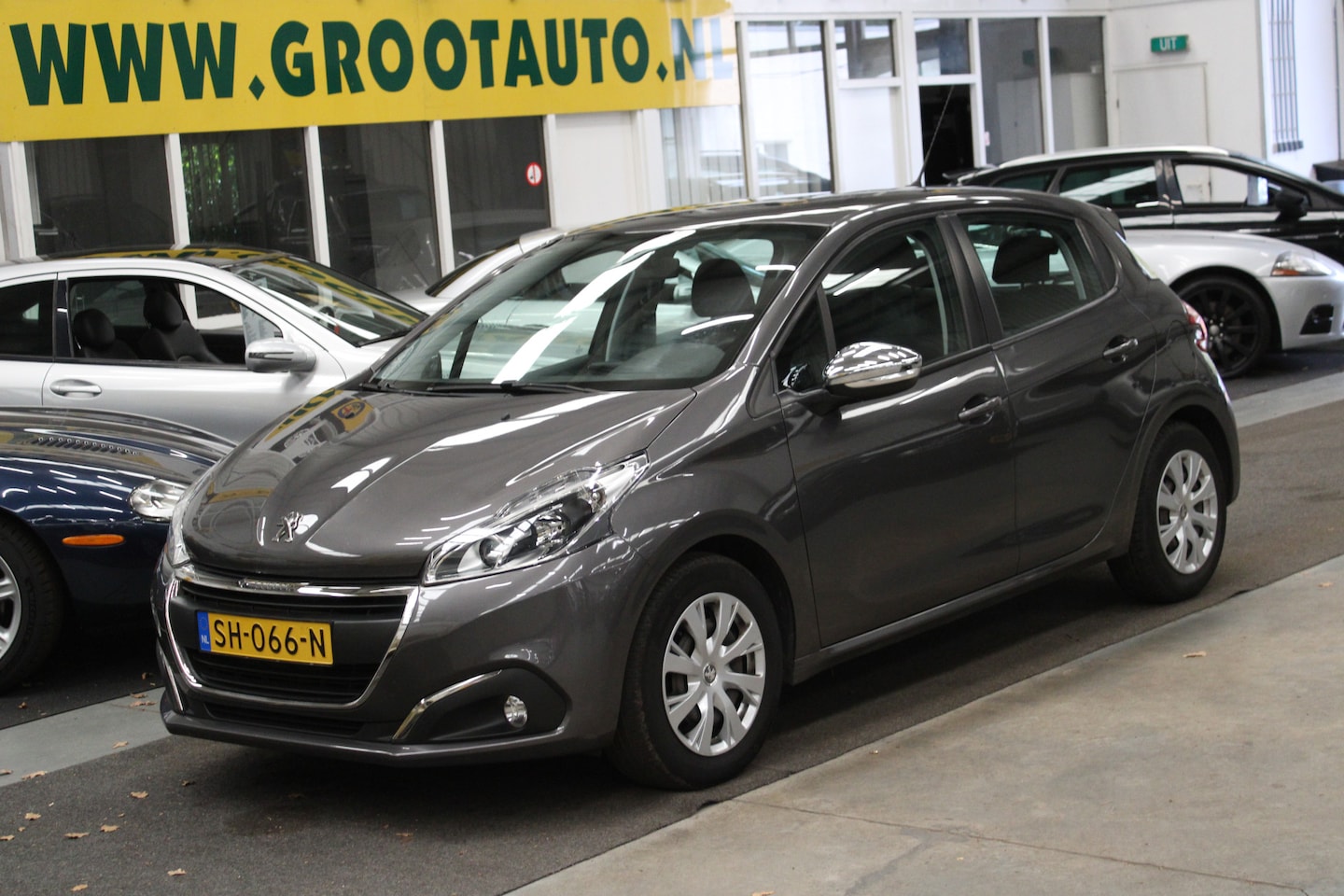 Peugeot 208 - 1.2 PureTech Blue Lion Airco, Cruise Control, Stuurbekrachtiging - AutoWereld.nl