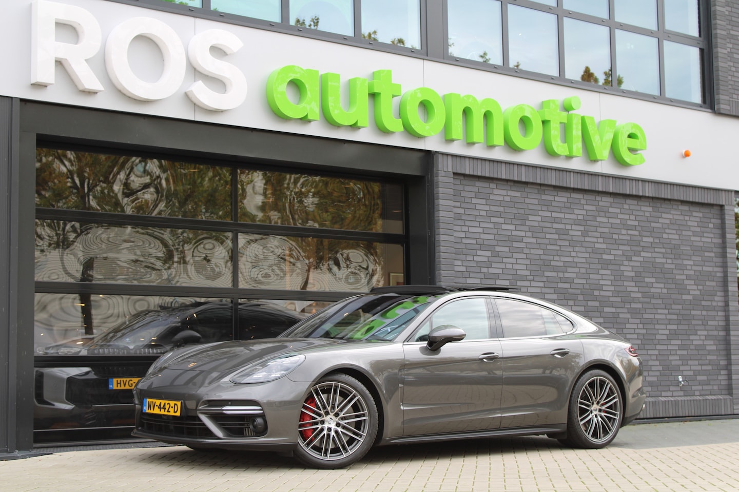 Porsche Panamera - 4.0 Turbo | PANO | NIGHT VISION | STOELKOELING | 360 | KEYLESS | LUCHTVERING | MEMORY | - AutoWereld.nl