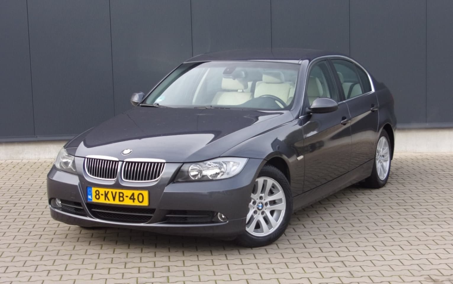 BMW 3-serie - 325i Executive | 6 cilinder | Leder | PDC V&A - AutoWereld.nl