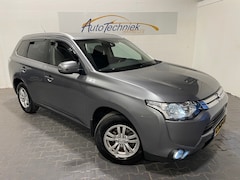 Mitsubishi Outlander - 2.0 Aut. *7PERS*NL-Auto*Trekhaak