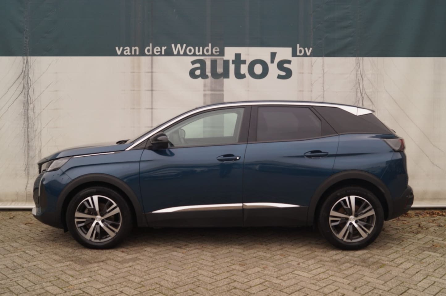 Peugeot 3008 - 1.5 BlueHDi 130pk Allure Pack Business -NAVI-ECC-CAM- - AutoWereld.nl