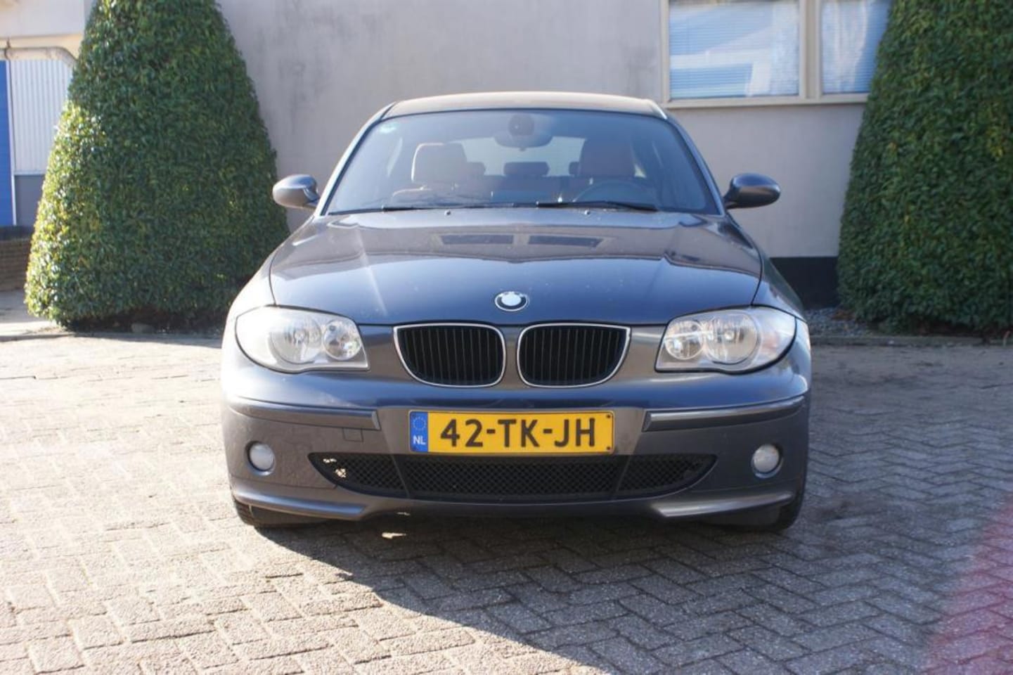 BMW 1-serie - 120i Automaat - Leer - Sportstoelen - Navi - AutoWereld.nl