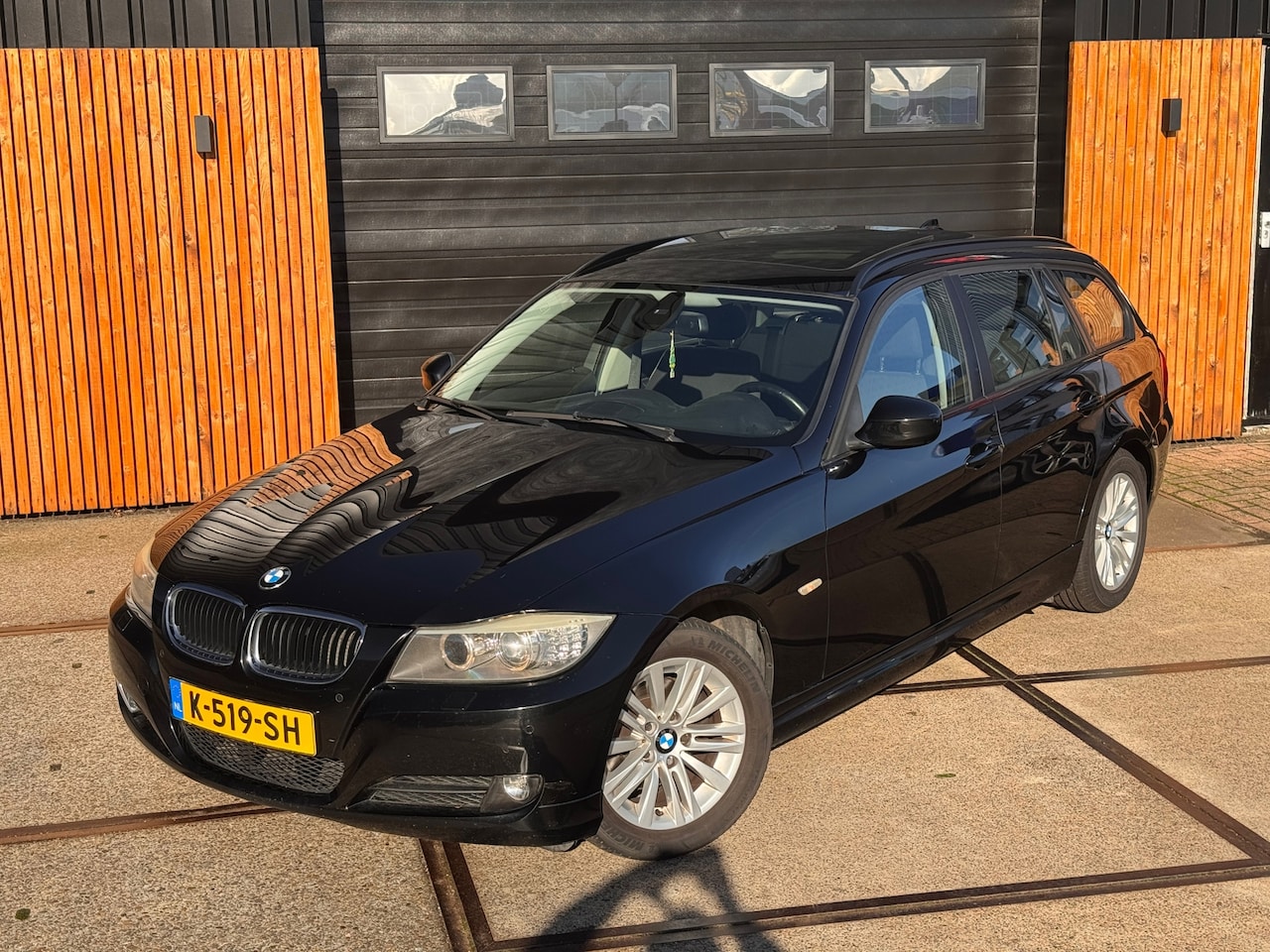 BMW 3-serie Touring - 318i High Executive 318i High Executive - AutoWereld.nl