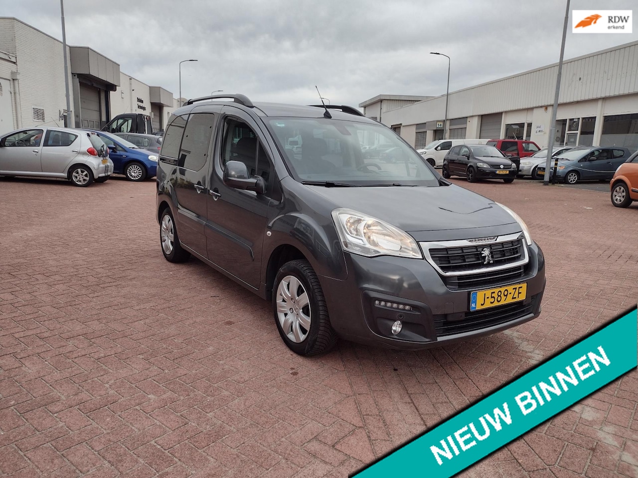 Peugeot Partner Tepee - 1.2 PureTech Active MOOIE AUTO BEL 0619590613 HOGE IN STAP AIRCO APK NIEUWEN BIJ AF LEVERI - AutoWereld.nl