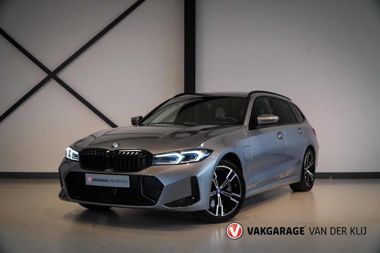 BMW 3-serie Touring - 330e M-Sport | ACC | Trekhaak | Stoel/Stuurverw. | Camera | HiFi | Adapt. LED | - AutoWereld.nl