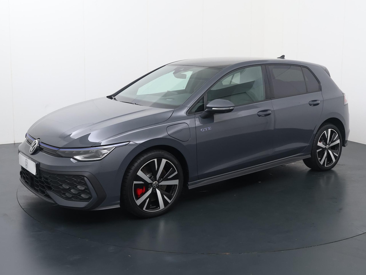 Volkswagen Golf - 1.5 eHybrid GTE | 272 PK | SoH 98% | Adaptive cruise control | 360 graden camera's | Matri - AutoWereld.nl
