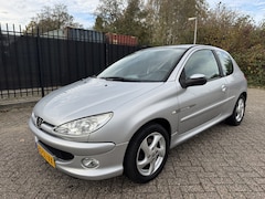 Peugeot 206 - 1.4-16V Quiksilver Airco/LMV