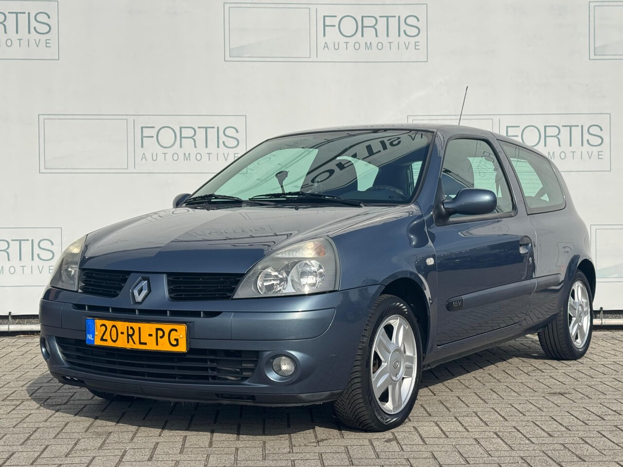 Renault Clio - 1.2-16V Community APK T/M 06-2026 | TREKHAAK - AutoWereld.nl
