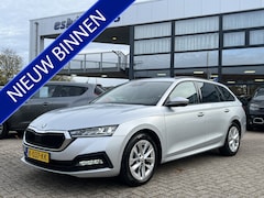 Skoda Octavia Combi - 1.0 e-TSI DSG Automaat Business Edition Panoramadak Carplay 17 Inch Velgen Navi ACC Dab Le