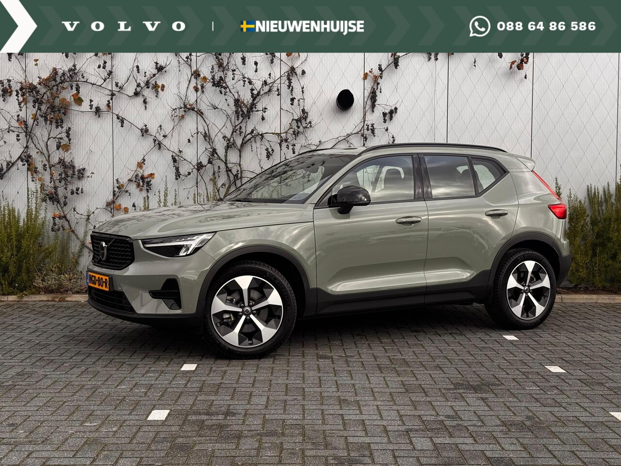 Volvo XC40 - 2.0 B4 Plus Dark | Adaptieve Cruise control | BLIS Dodehoek detectie | Stoel + Stuurverwar - AutoWereld.nl