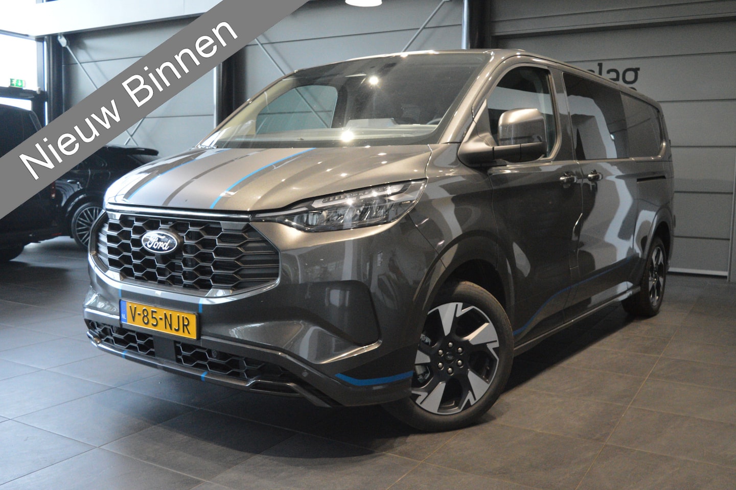 Ford Transit Custom - 320 2.5 PHEV L2H1 Sport DC camera trekhaak 19 inch !! - AutoWereld.nl