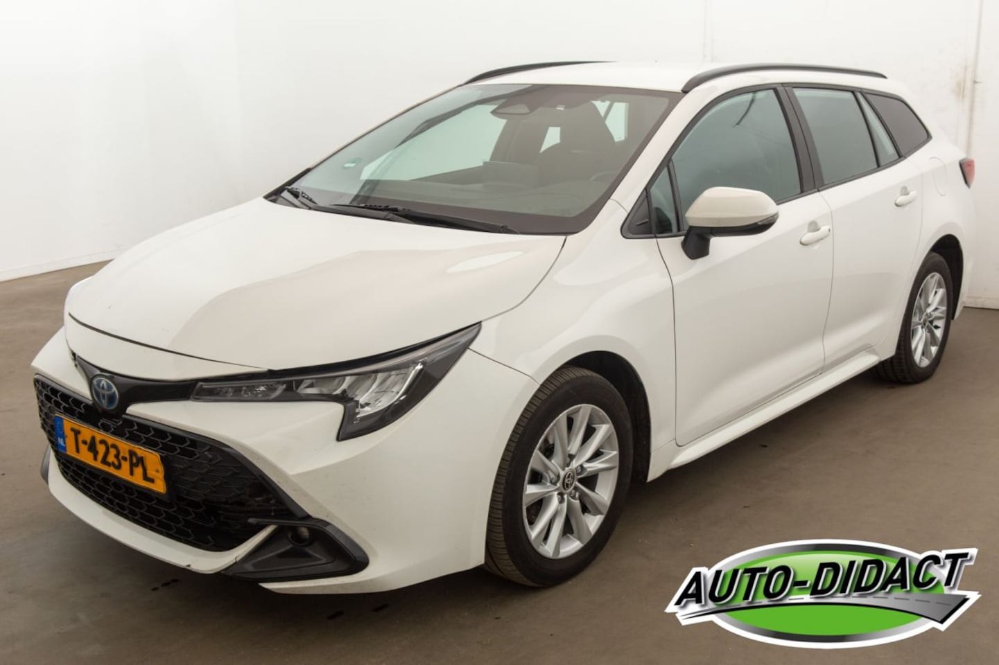 Toyota Corolla Touring Sports - Hybrid 140 Clima Navi Camara Business - AutoWereld.nl
