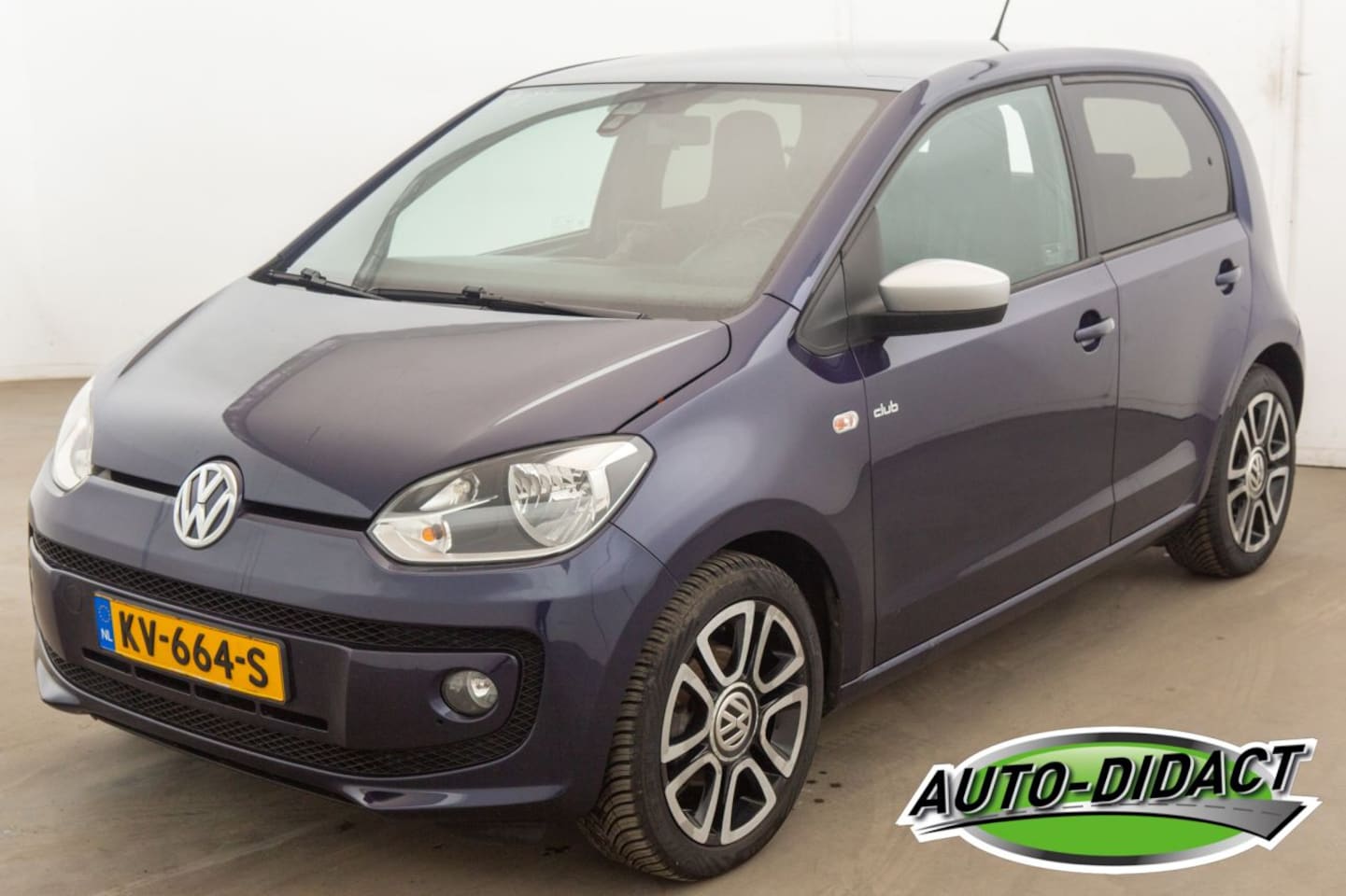 Volkswagen Up! - 1.0 high up! 71.052 km Navi Airco BlueMotion - AutoWereld.nl