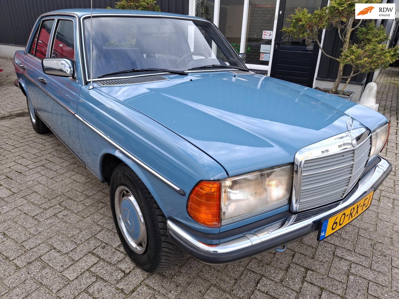Mercedes-Benz 200-280 (W123) - 300 D **AUTOMAAT** - AutoWereld.nl
