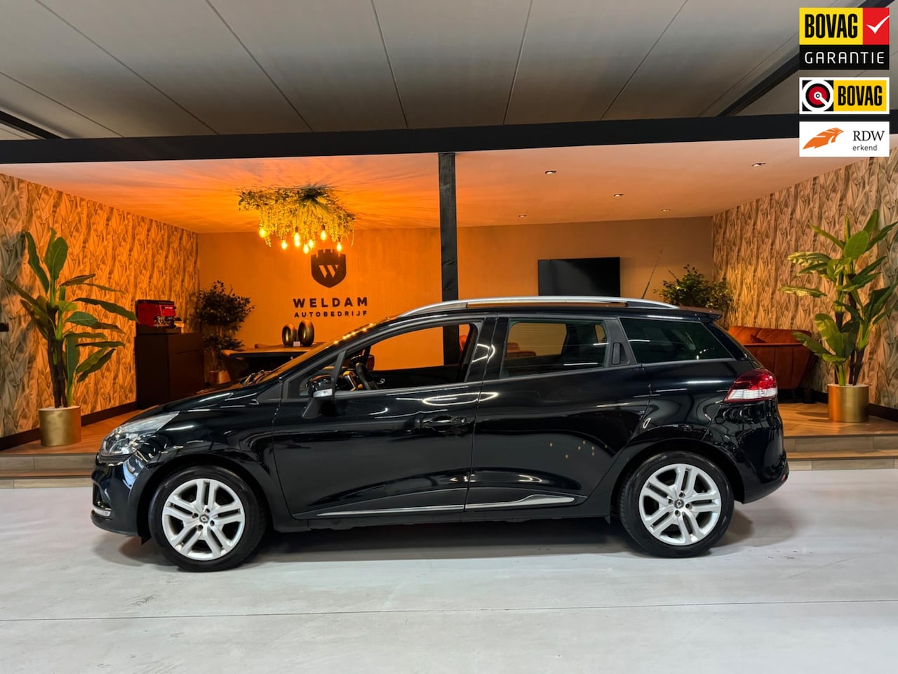 Renault Clio Estate - 0.9 TCe Limited Garantie Parkeersensoren StoelVW Bluetooth Cruise Navi Rijklaar - AutoWereld.nl