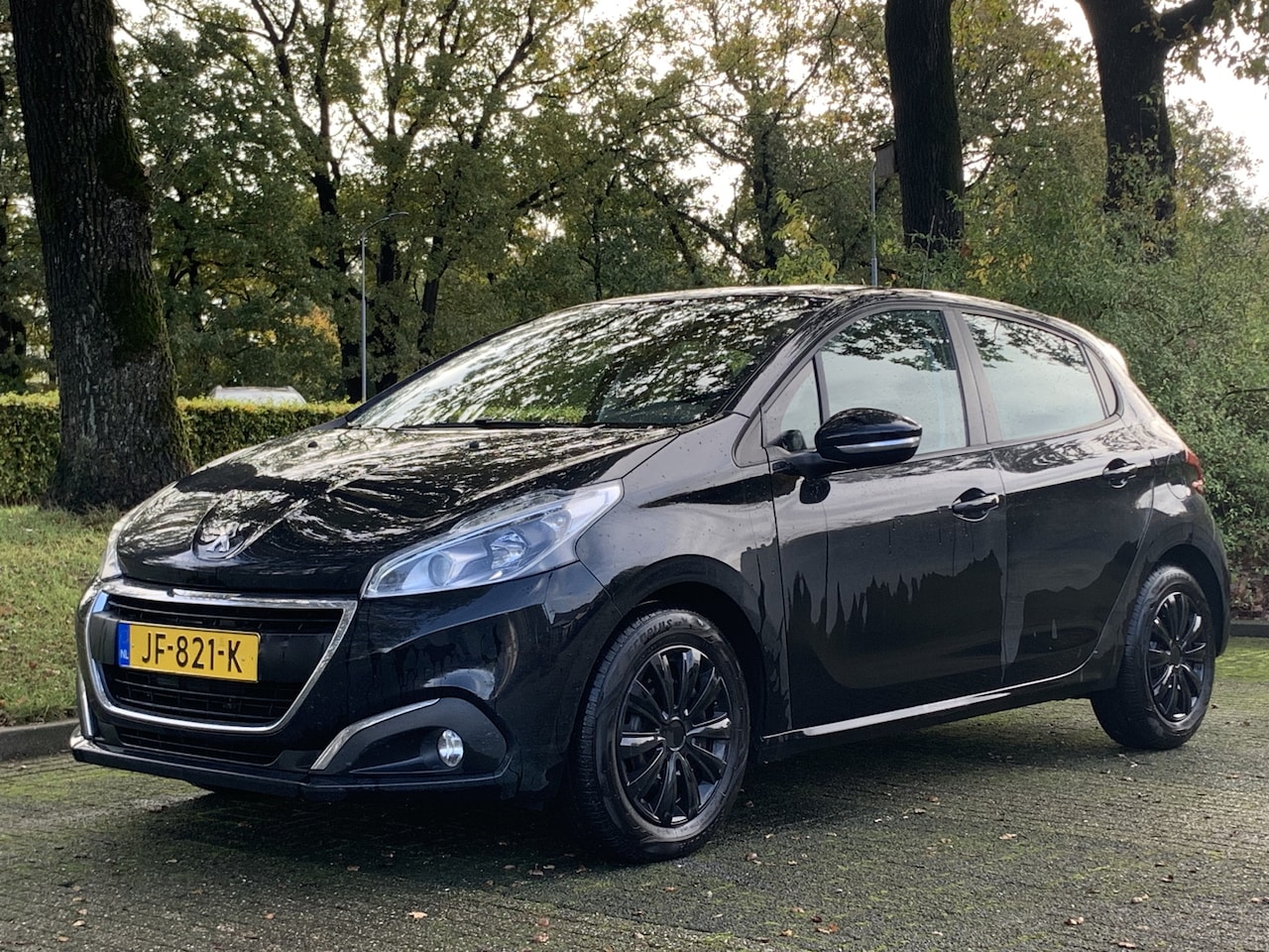 Peugeot 208 - 1.2 PureTech Blue Lion Airco, Carplay, Cruise, Trekhaak. - AutoWereld.nl
