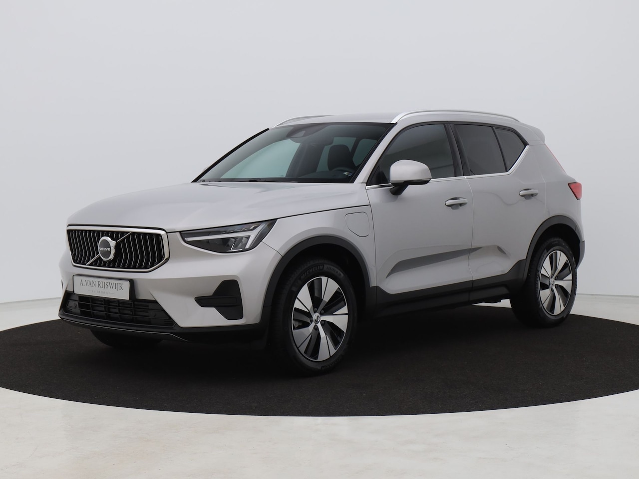 Volvo XC40 - 1.5 T4 Plug-in hybrid Core Bright | CAMERA | KEYLESS - AutoWereld.nl