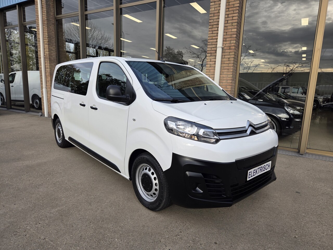 Citroën ë-SpaceTourer - 75kWh Business 9 Persoons Airco Cruisecontrol - AutoWereld.nl
