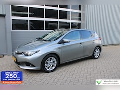 Toyota Auris - 1.8 Hybrid Trend NL Auto | 1e Eigenaar | Panoramadak | Navigatie