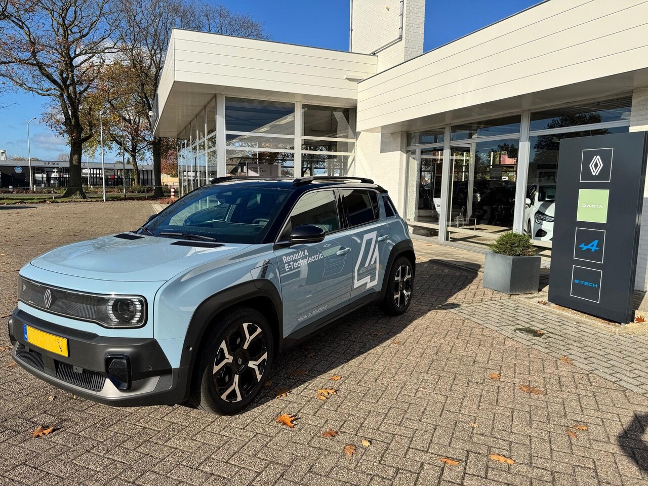 Renault 4 - comfort range techno 52 kWh De R4 is al leverbaar vanaf € 29.990* - AutoWereld.nl