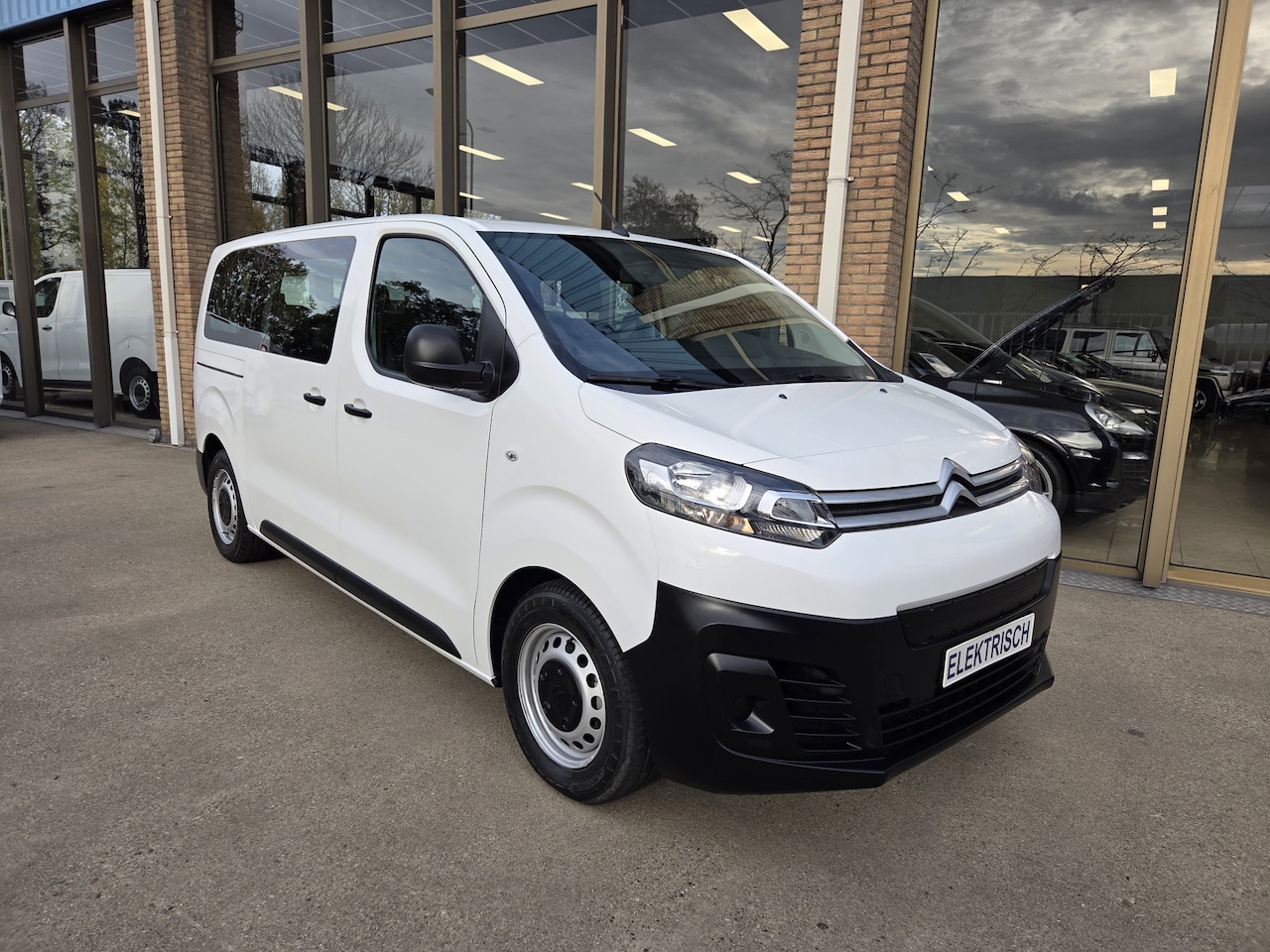 Citroën ë-SpaceTourer - 75kWh Business 9 Pers. Airco Cruisecontrol Prijs incl. BTW €32.368,- - AutoWereld.nl